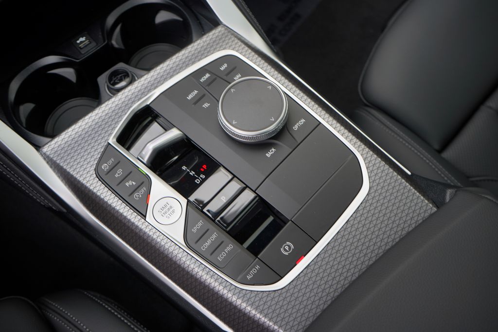 Thumbnail: 2025 BMW 4 Series - 17