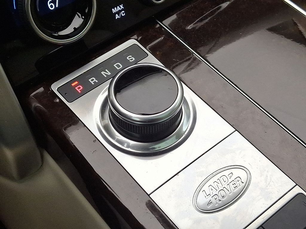 Thumbnail: 2022 Land Rover Range Rover - 16