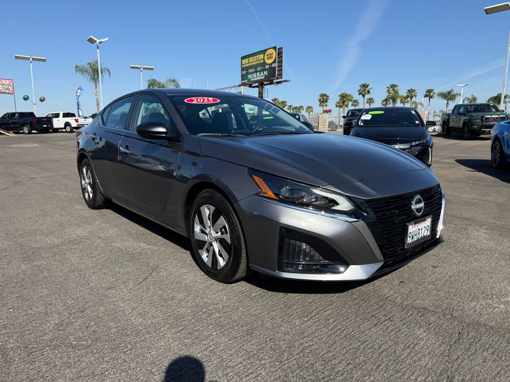 Gray (Gun Metallic) 2025 Nissan Altima 2.5 S FWD Sedan Front-Wheel Drive Continuously Variable Transmission