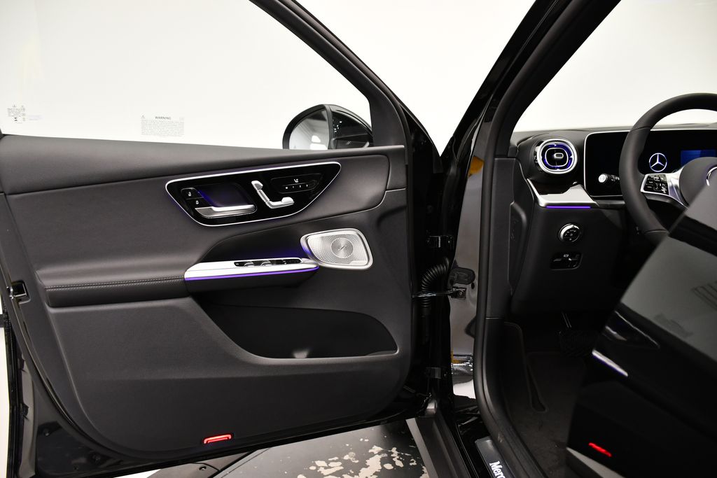 2025 Mercedes-Benz GLC 300 30