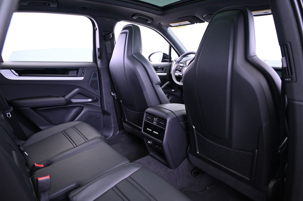 2024 Porsche Cayenne S 21