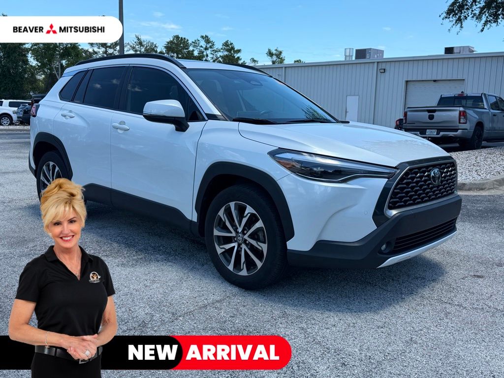 2023 Toyota Corolla Cross XLE AWD's photo