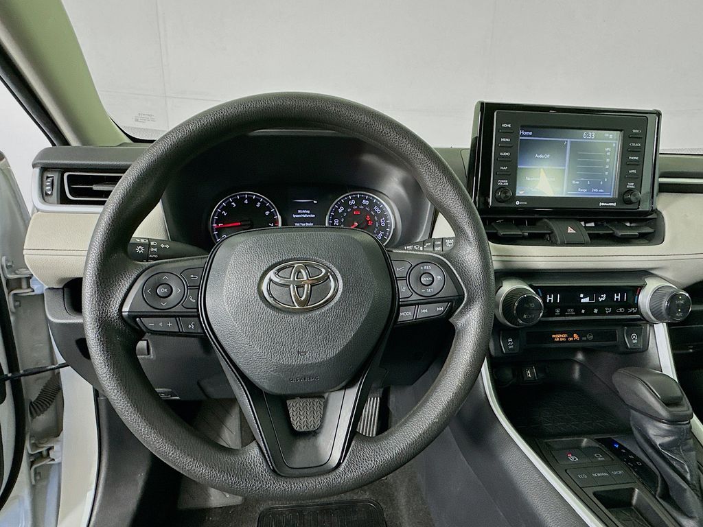 2022 Toyota RAV4 XLE 11