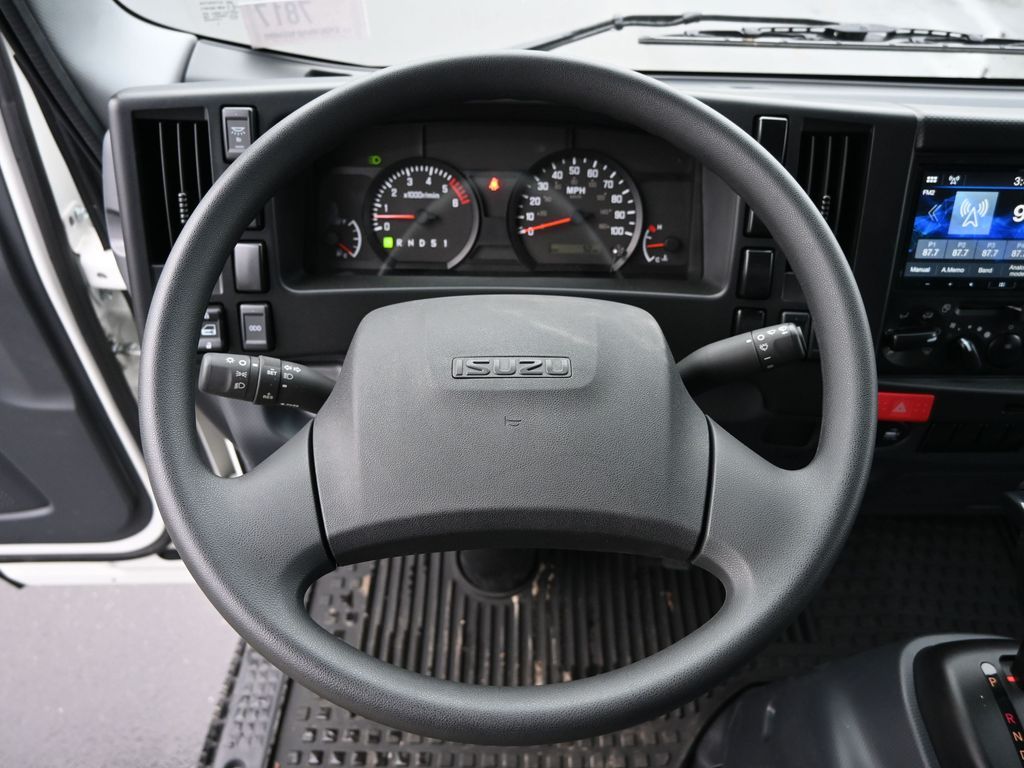 2025 Isuzu NPR HD 