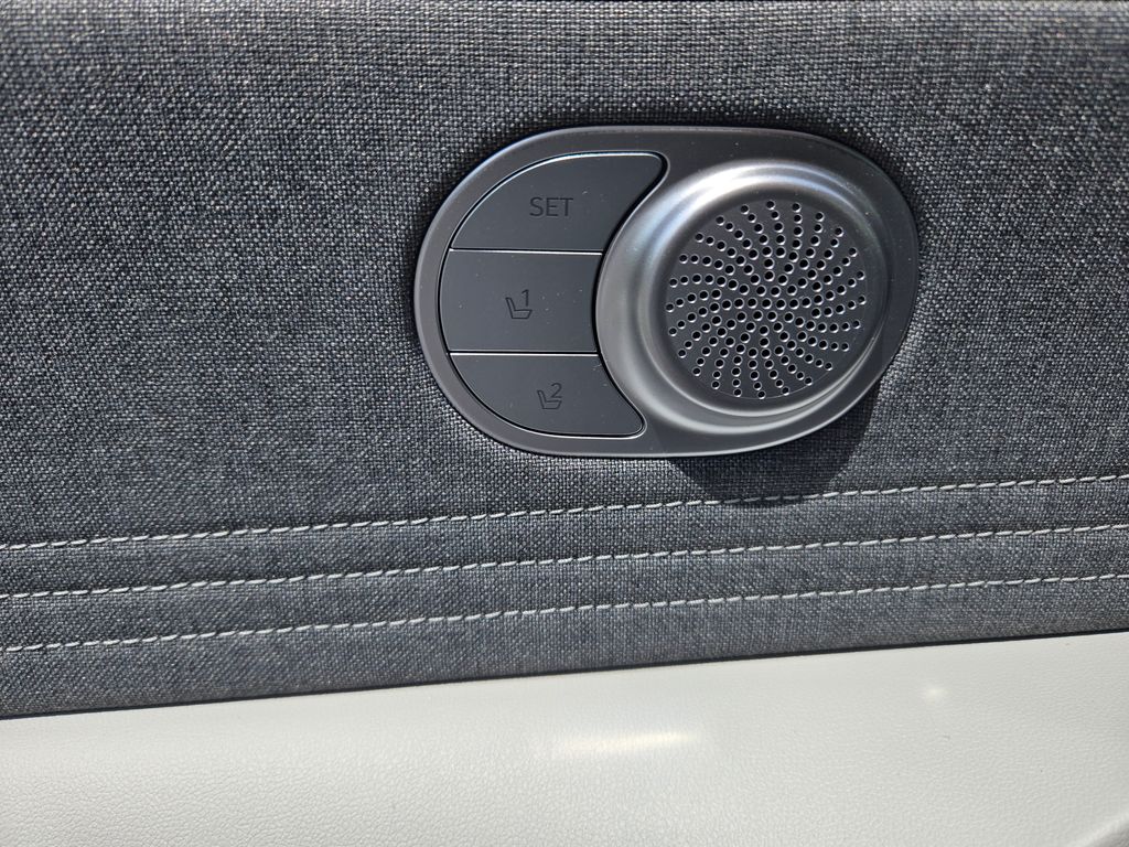 2025 Hyundai Elantra Limited Edition 22