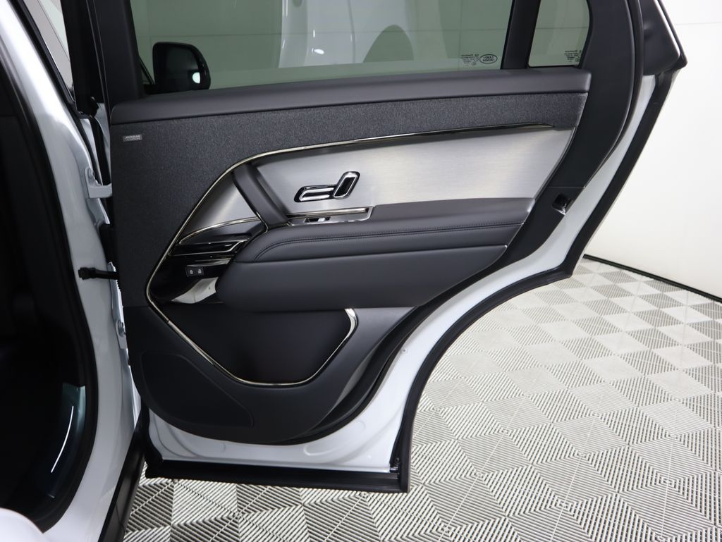 Thumbnail: 2026 Land Rover Range Rover Sport - 28