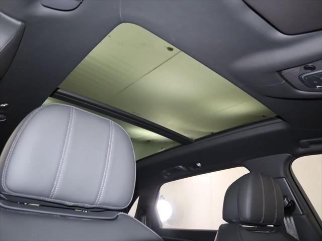 Thumbnail: 2025 Bentley Bentayga - 19