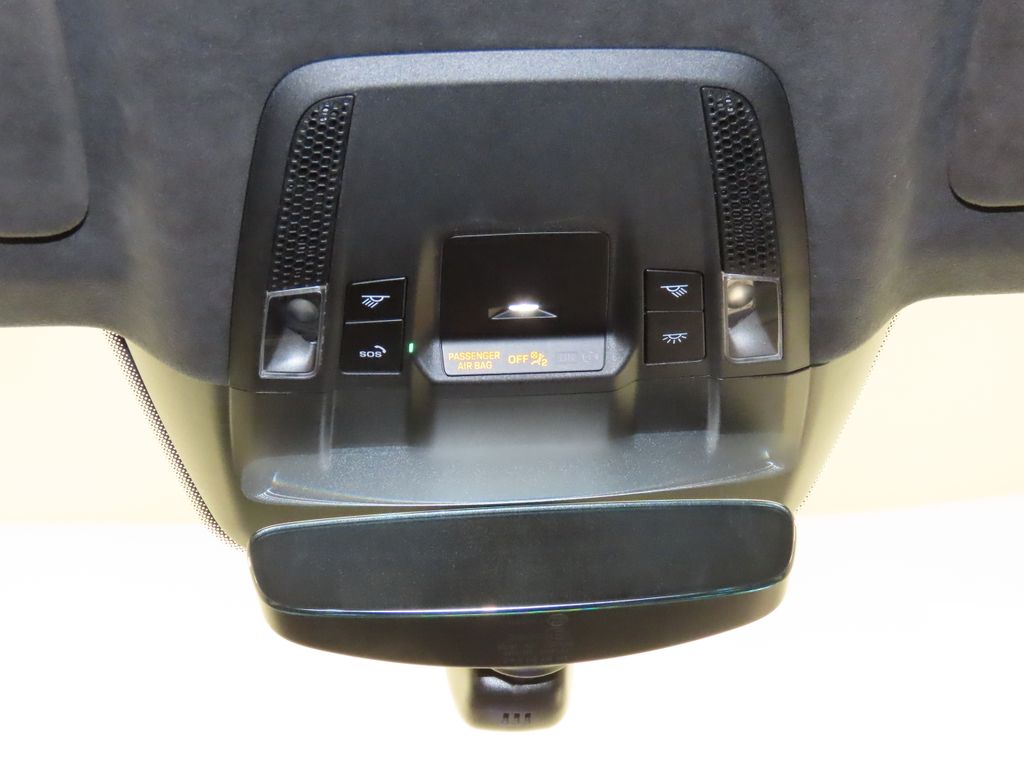 Thumbnail: 2021 Porsche Taycan - 32