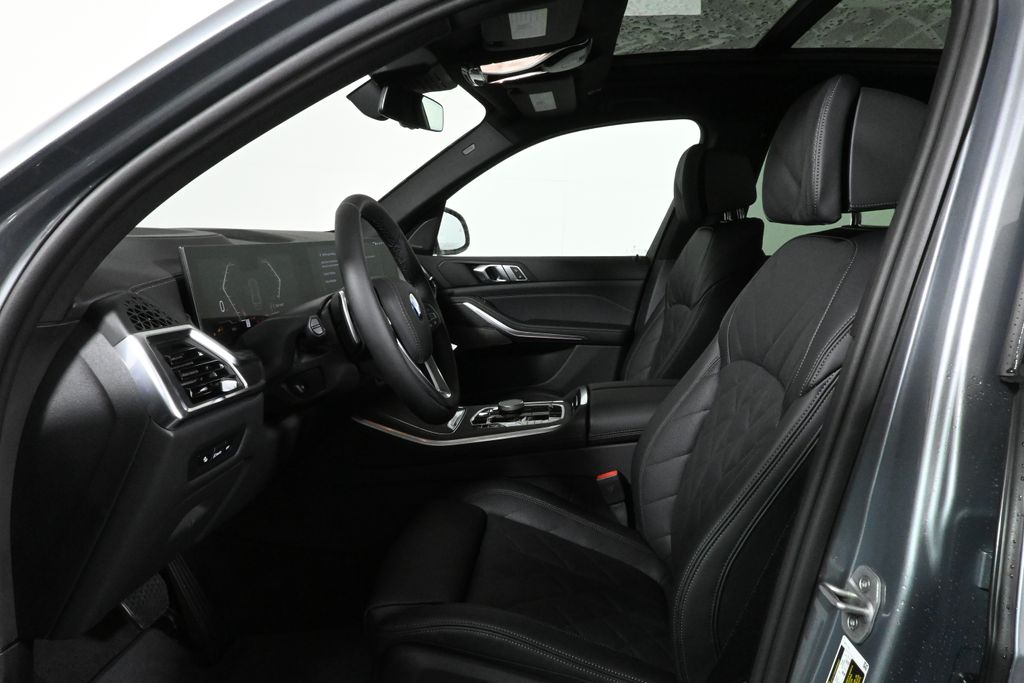 Thumbnail: 2026 BMW X5 - 3