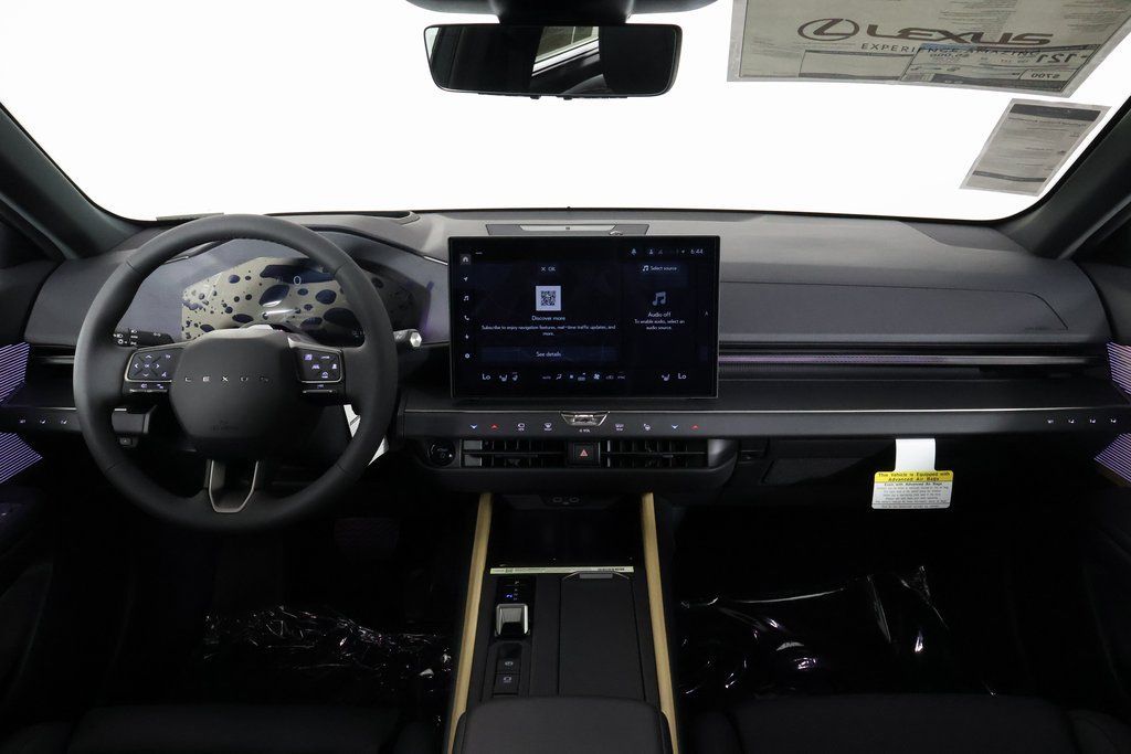 Thumbnail: 2026 Lexus ES - 4