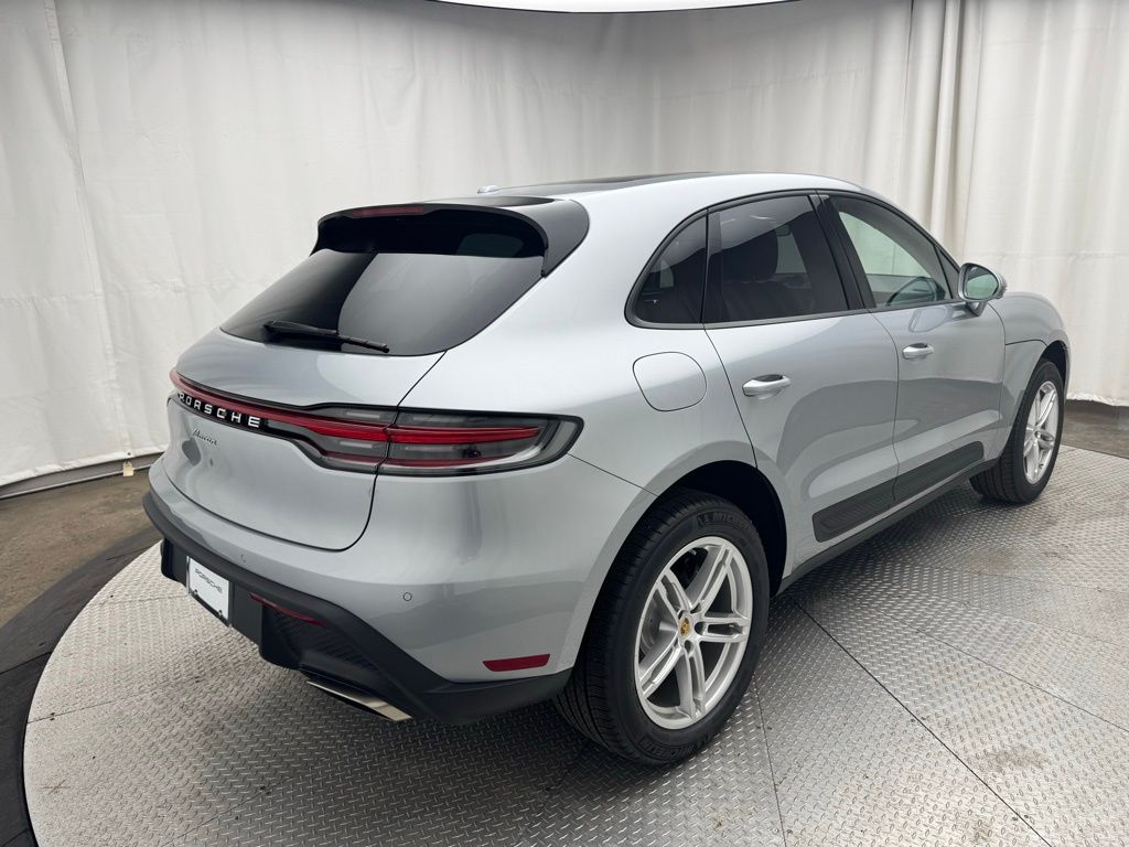 Thumbnail: 2025 Porsche Macan - 14