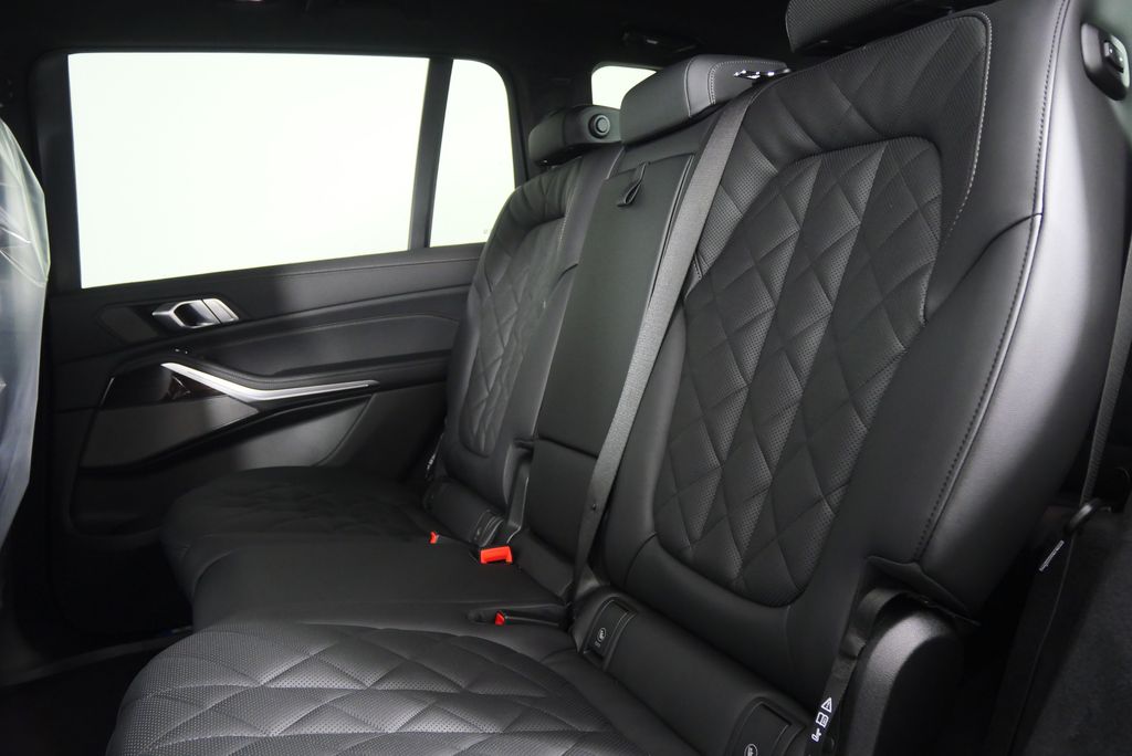 2026 BMW X7 xDrive40i 15