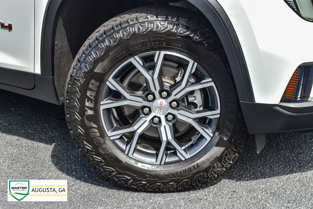 Used 2025 GMC Acadia SUV