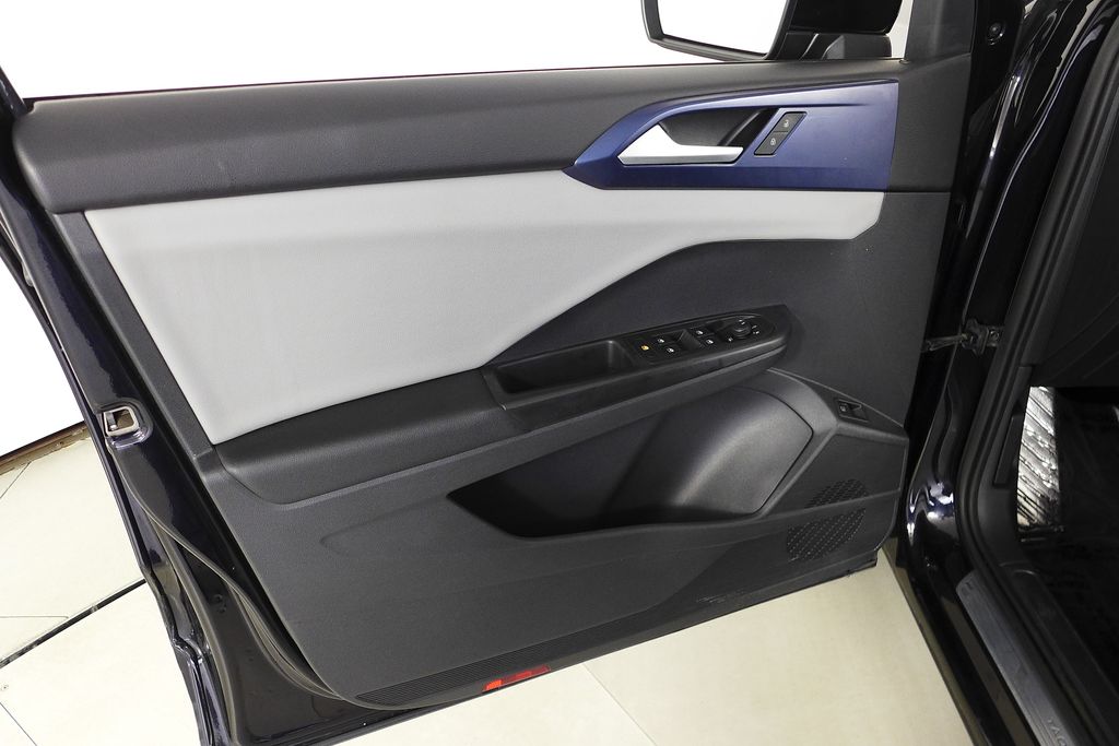 Thumbnail: 2022 Volkswagen Taos - 11