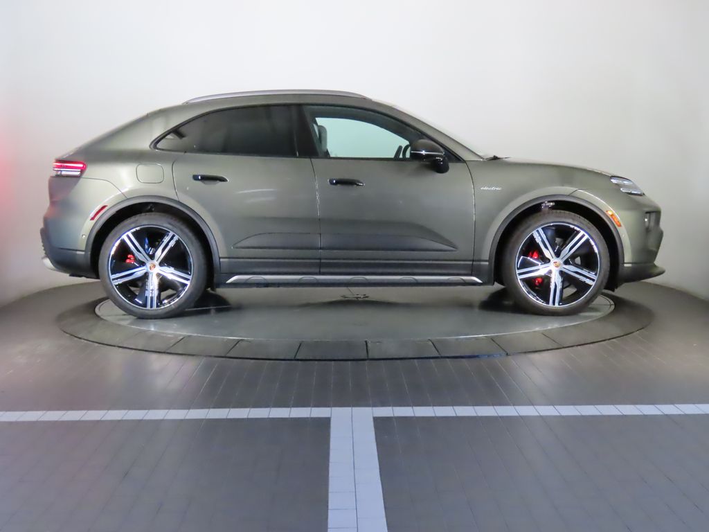 Thumbnail: 2025 Porsche Macan - 8