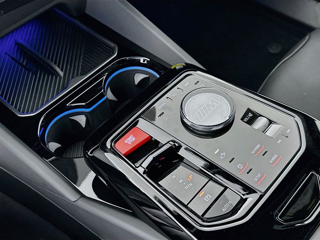 Thumbnail: 2027 BMW M5 - 15