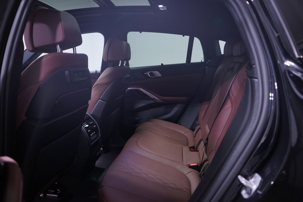 Thumbnail: 2022 BMW X6 - 9