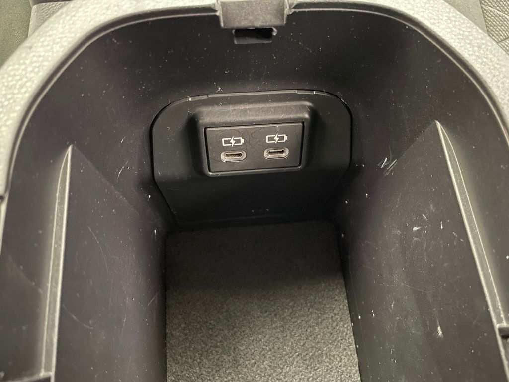 2022 Toyota RAV4 XLE 29