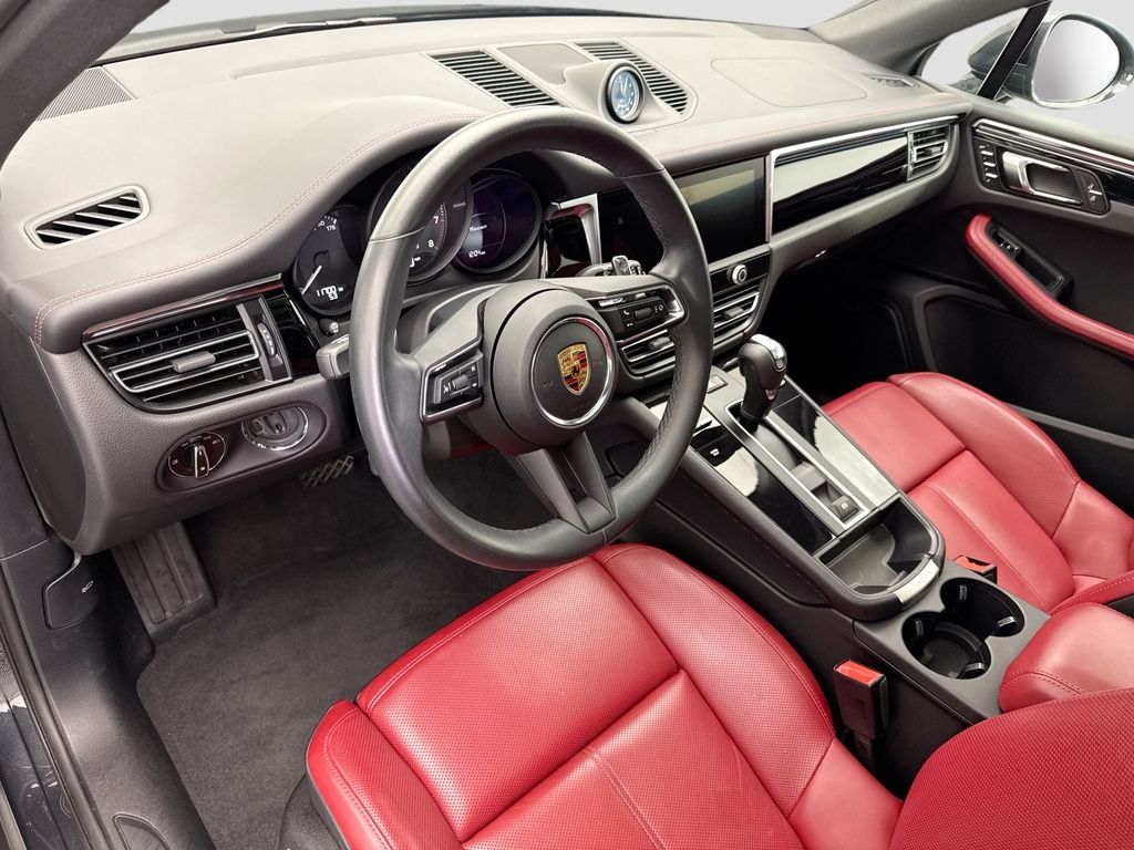 Thumbnail: 2025 Porsche Macan - 4