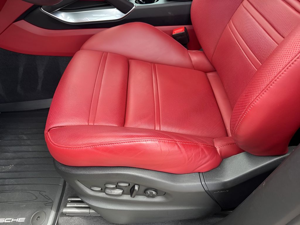 Used Car 2023 Porsche Cayenne E-hybrid  Turbo S For Sale In Austin, Texas