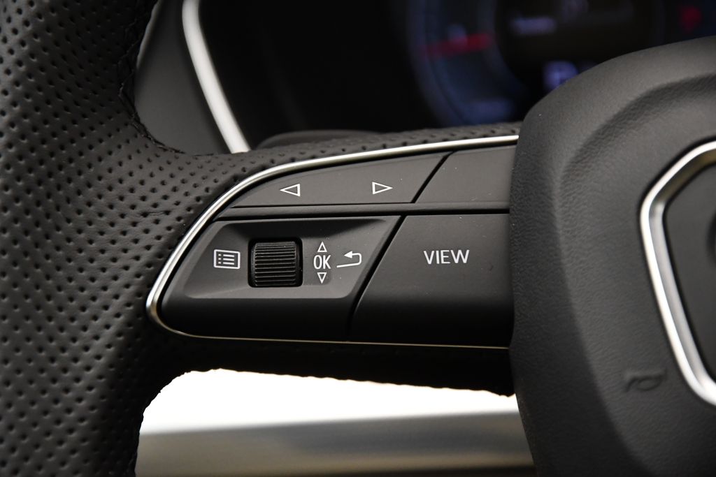 2025 Audi Q5 e Premium Plus 24