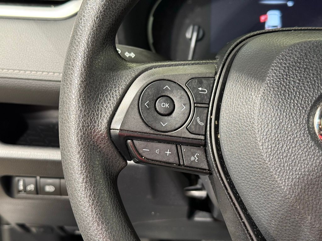 2024 Toyota RAV4 XLE 21