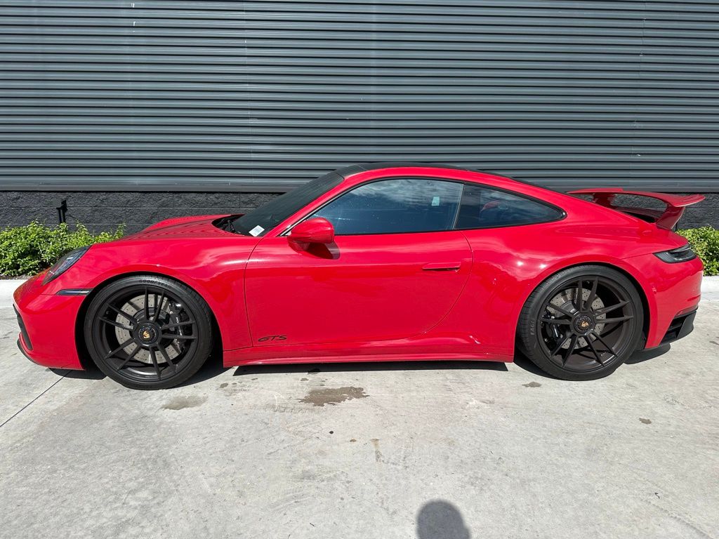 2022 Porsche 911 Carrera S 2