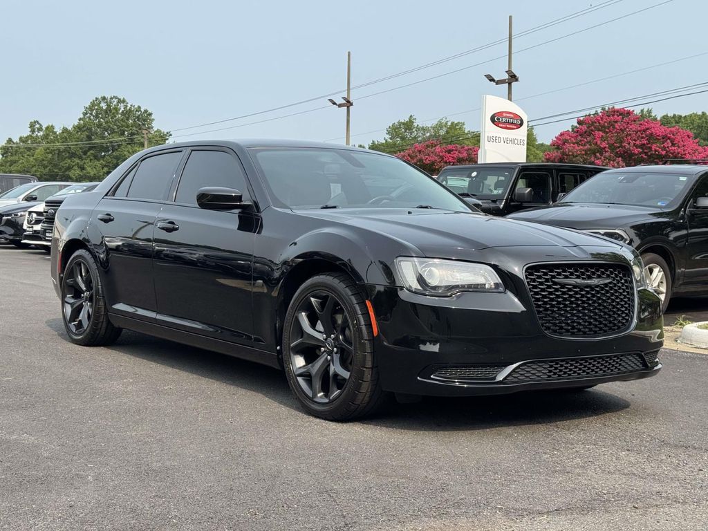 Gloss Black 2021 Chrysler 300 Sedan Rear-Wheel Drive 8-Speed Automatic