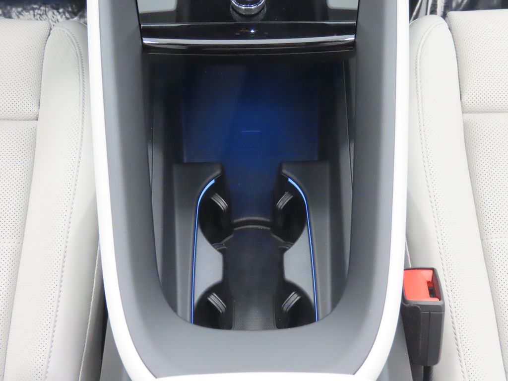 Thumbnail: 2025 Porsche Macan - 31