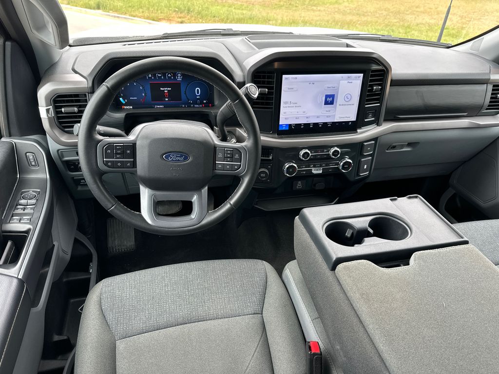 Used 2025 White Ford XLT image 22