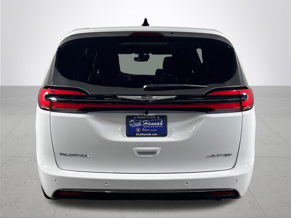 2026 Chrysler Pacifica Limited