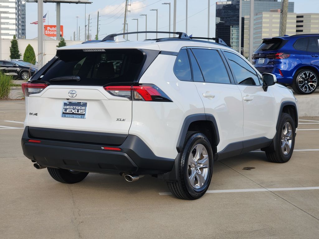2023 Toyota RAV4 XLE - 6