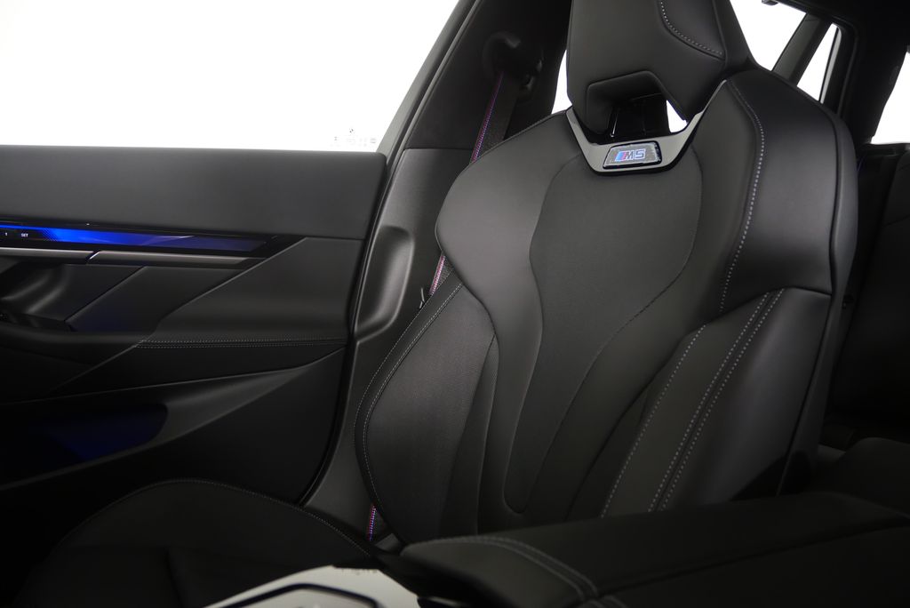 Thumbnail: 2027 BMW M5 - 24
