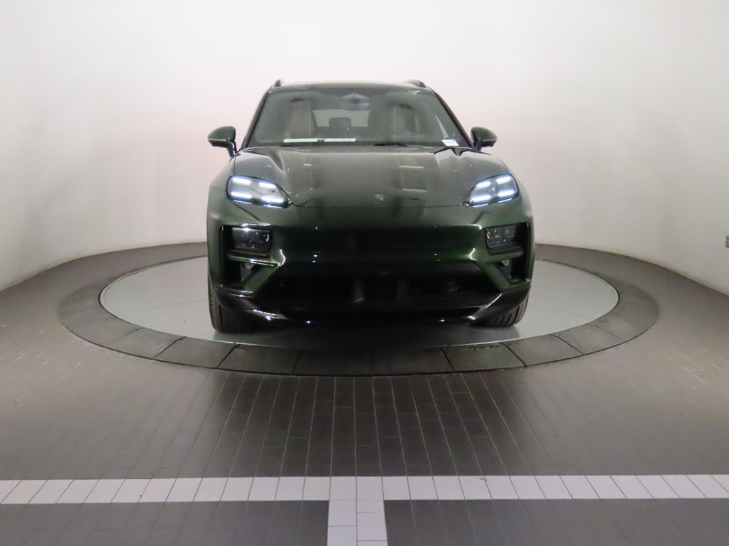 Thumbnail: 2024 Porsche Macan - 10