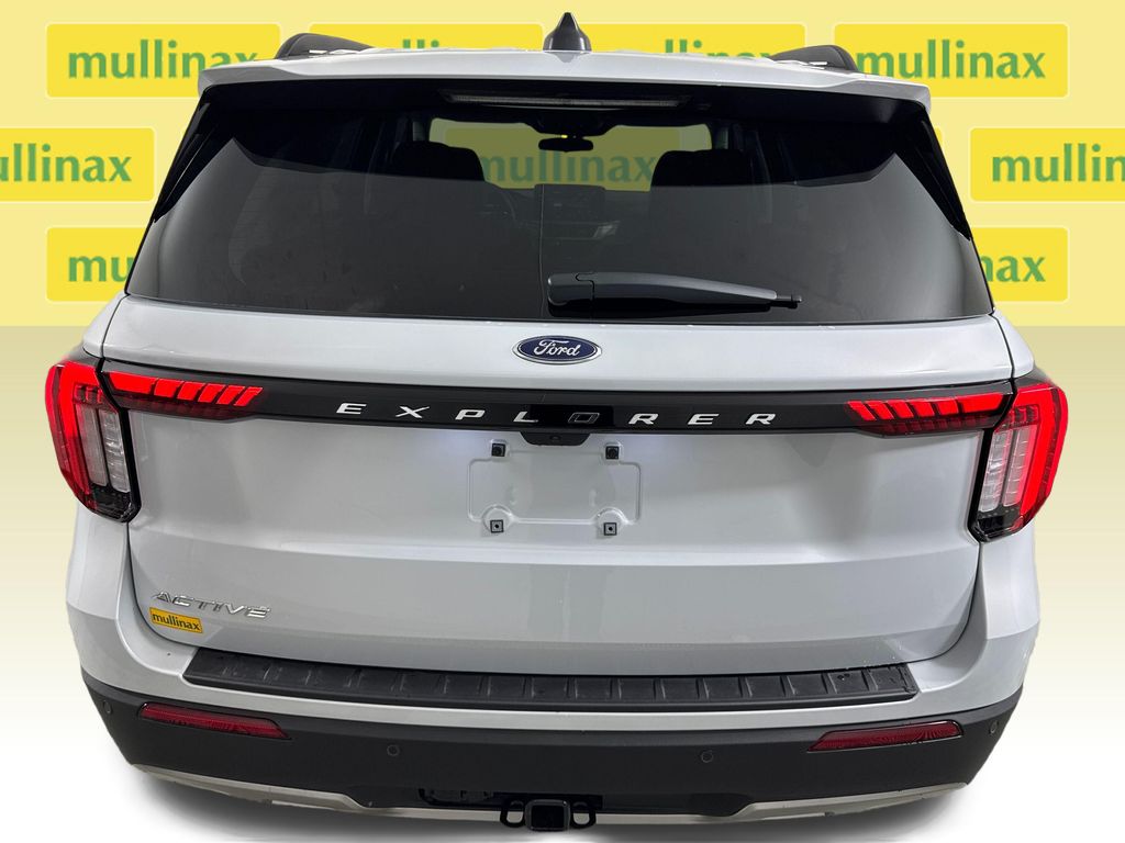 2026 Space White Metallic Ford Explorer Active RWD SUV