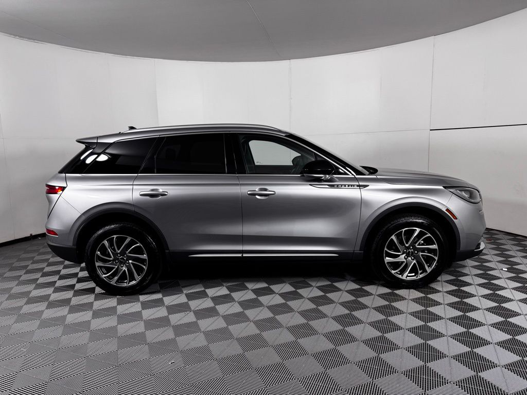 Certified Used 2022 Silver Lincoln Standard image 8