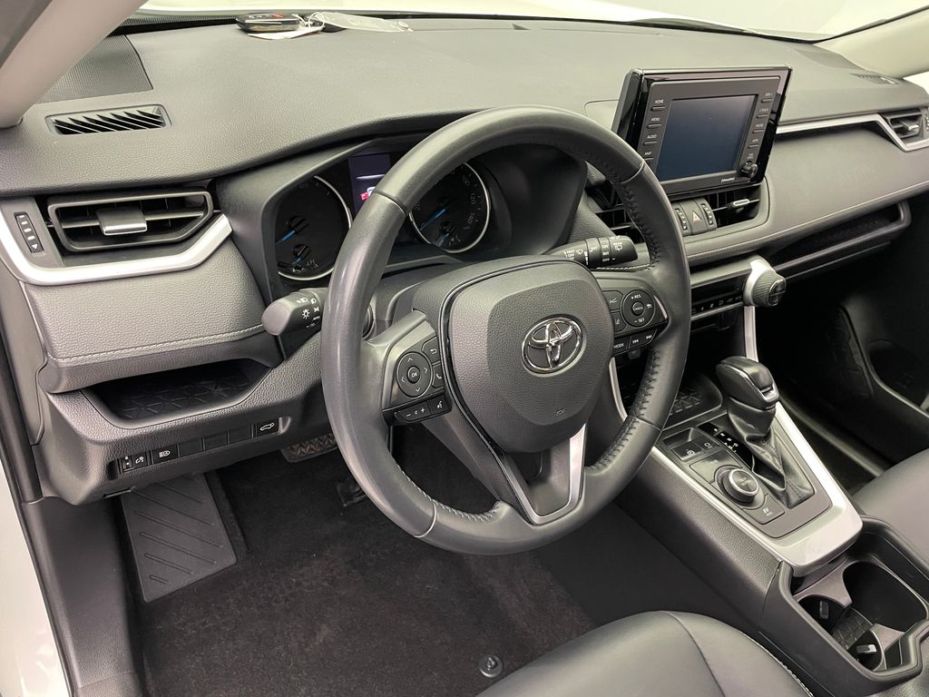 2021 Toyota RAV4 XLE Premium 11