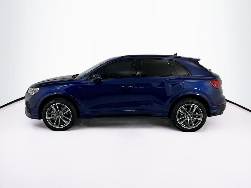 Thumbnail: 2023 Audi Q3 - 8