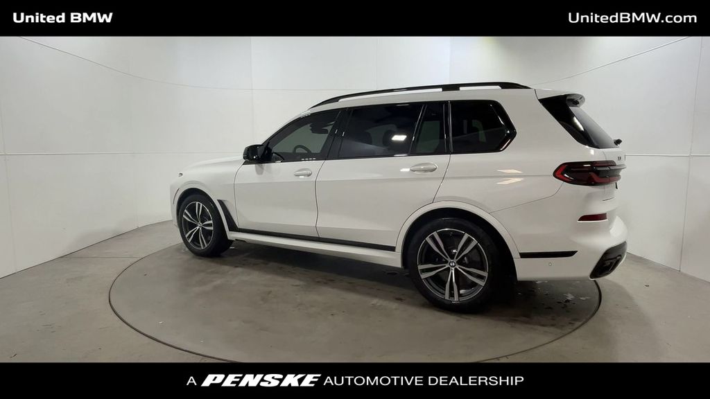 2024 BMW X7 M60i 6