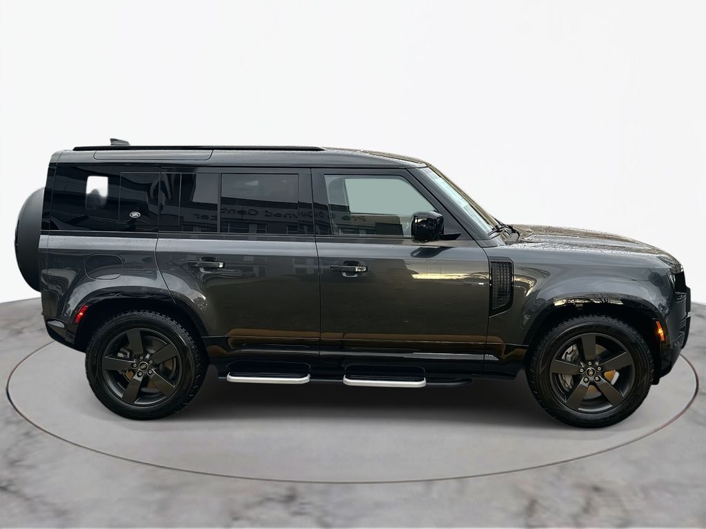 Thumbnail: 2023 Land Rover Defender - 8