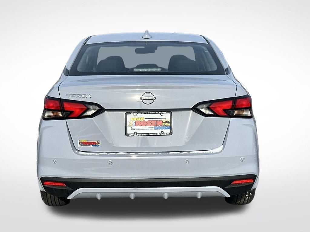 2025 Nissan Versa 1.6 SV photo