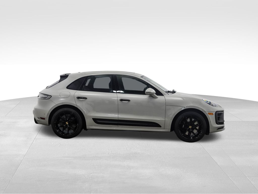 Thumbnail: 2023 Porsche Macan - 6