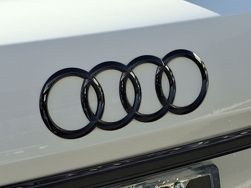 Thumbnail: 2023 Audi SQ7 - 30