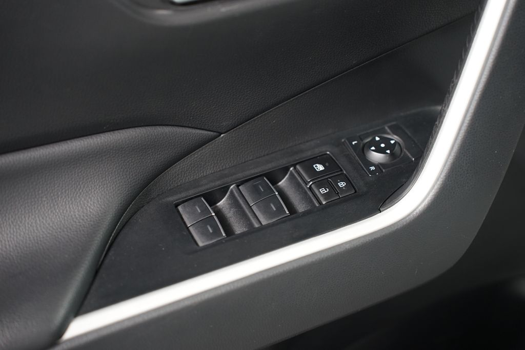 2023 Toyota RAV4 XLE 31