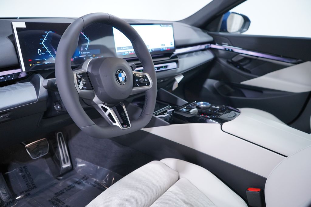 Thumbnail: 2027 BMW 5 Series - 6