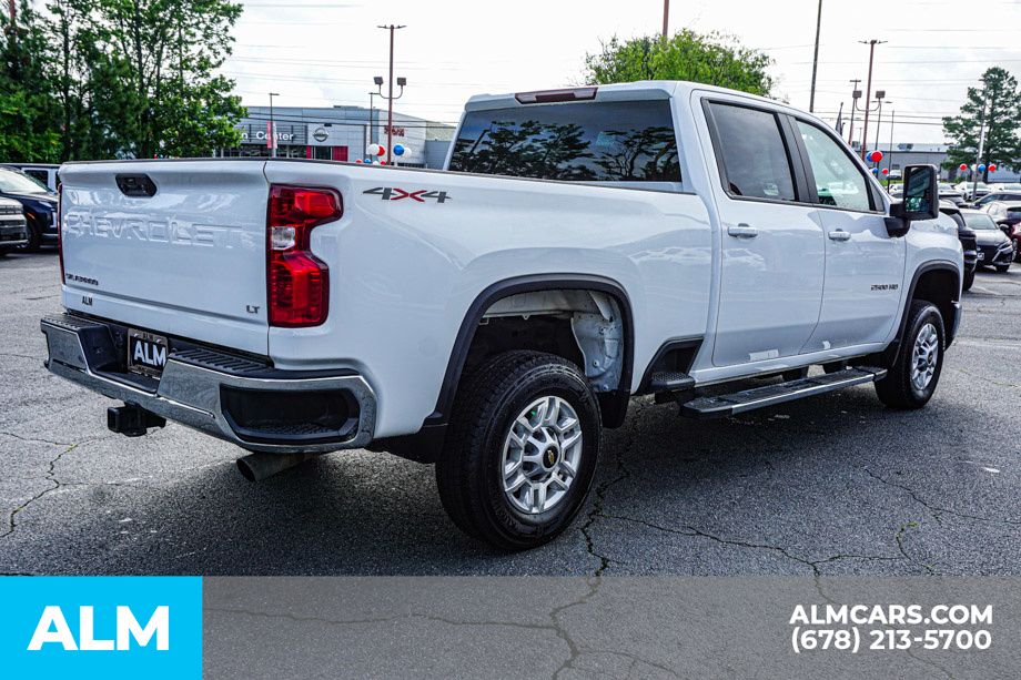 Used 2025 White Chevrolet LT image 6