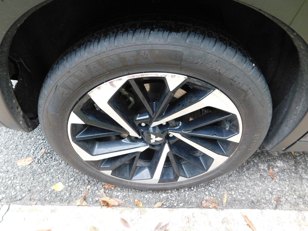 Thumbnail: 2024 Mitsubishi Outlander - 7