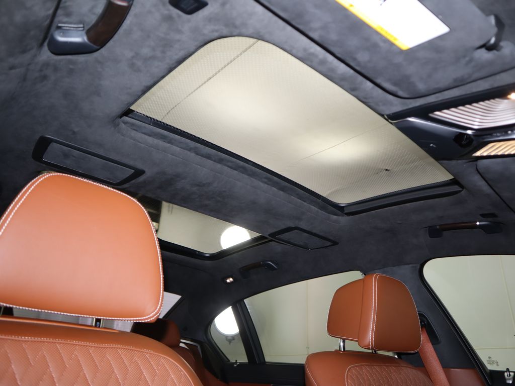 Thumbnail: 2019 BMW 7 Series - 19