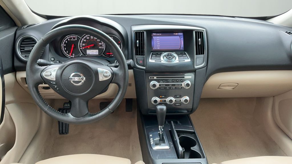 2013 Nissan Maxima 3.5 SV White at Ultimate Motorsports