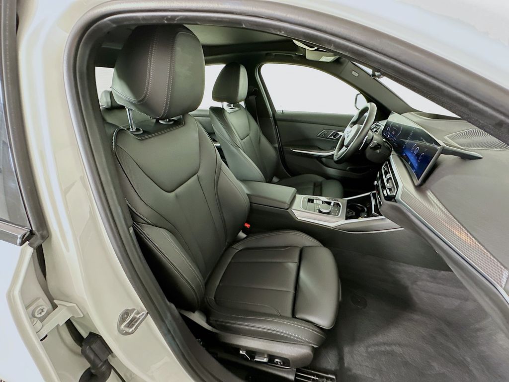 Thumbnail: 2024 BMW 3 Series - 29